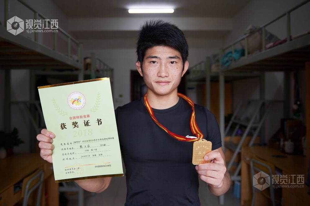 摔跤吧！男孩儿！江西健儿演绎技艺与力量的视觉盛宴