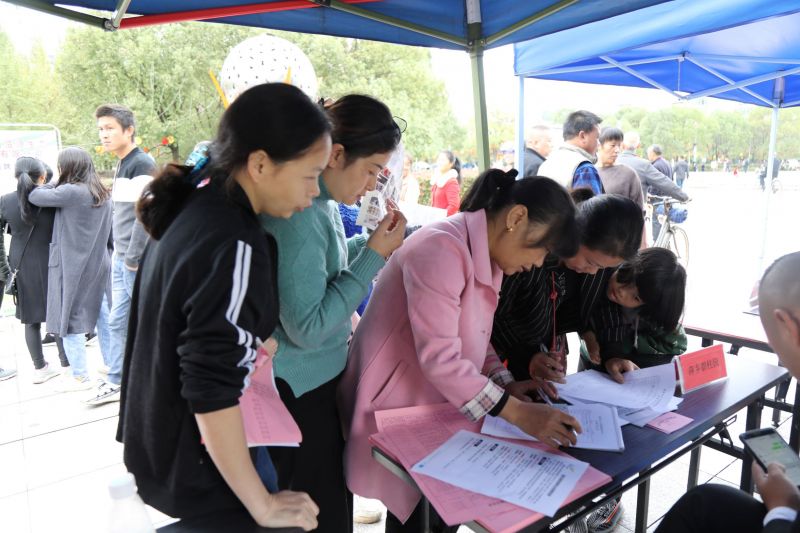 江西莲花：开展就业扶贫招聘活动