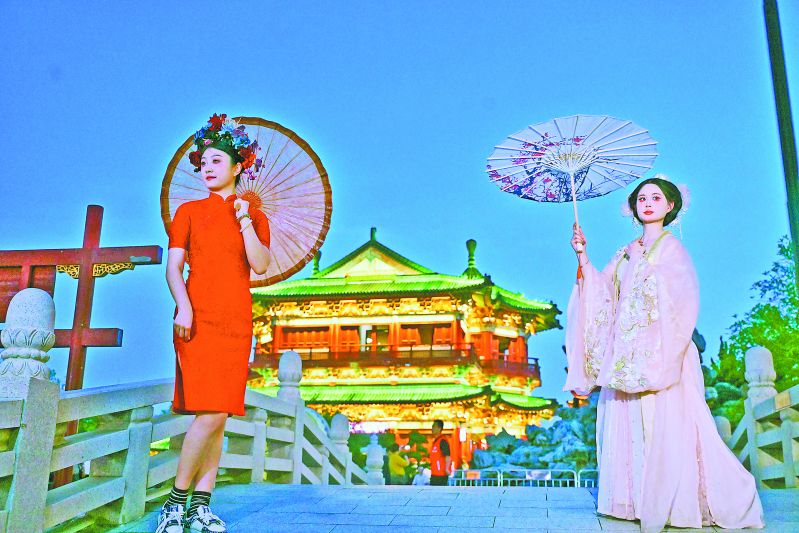 滕王阁：穿越“千年名楼”